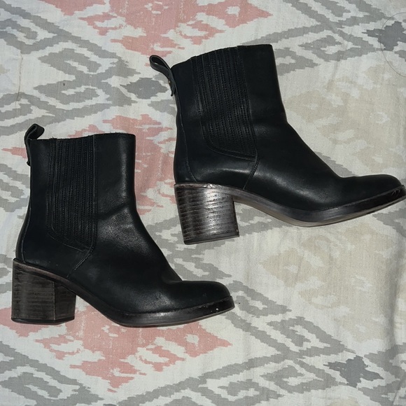 Ugg Camden black leather Chelsea boots - Picture 4 of 7